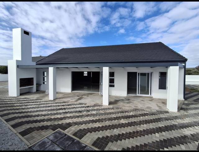 3 BEDROOM HOUSE FOR SALE IN GOLDEN MILE